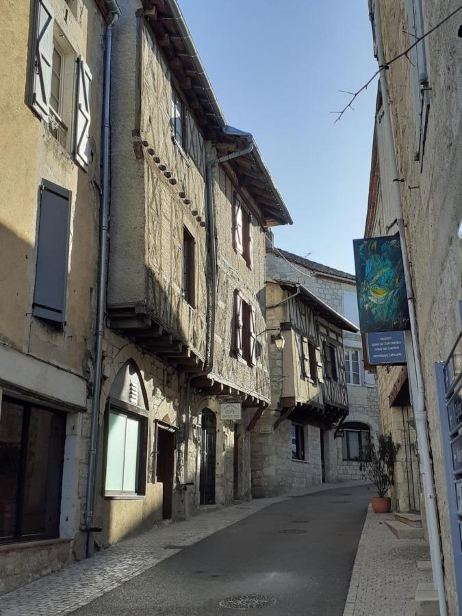Апартаменты L'Edredon De Josephine Montcuq Экстерьер фото